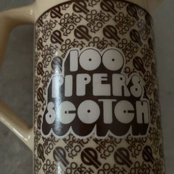 Vintage Seagrams 100 Pipers Scotch Whisky Pitcher Barware - Picture 2 of 9